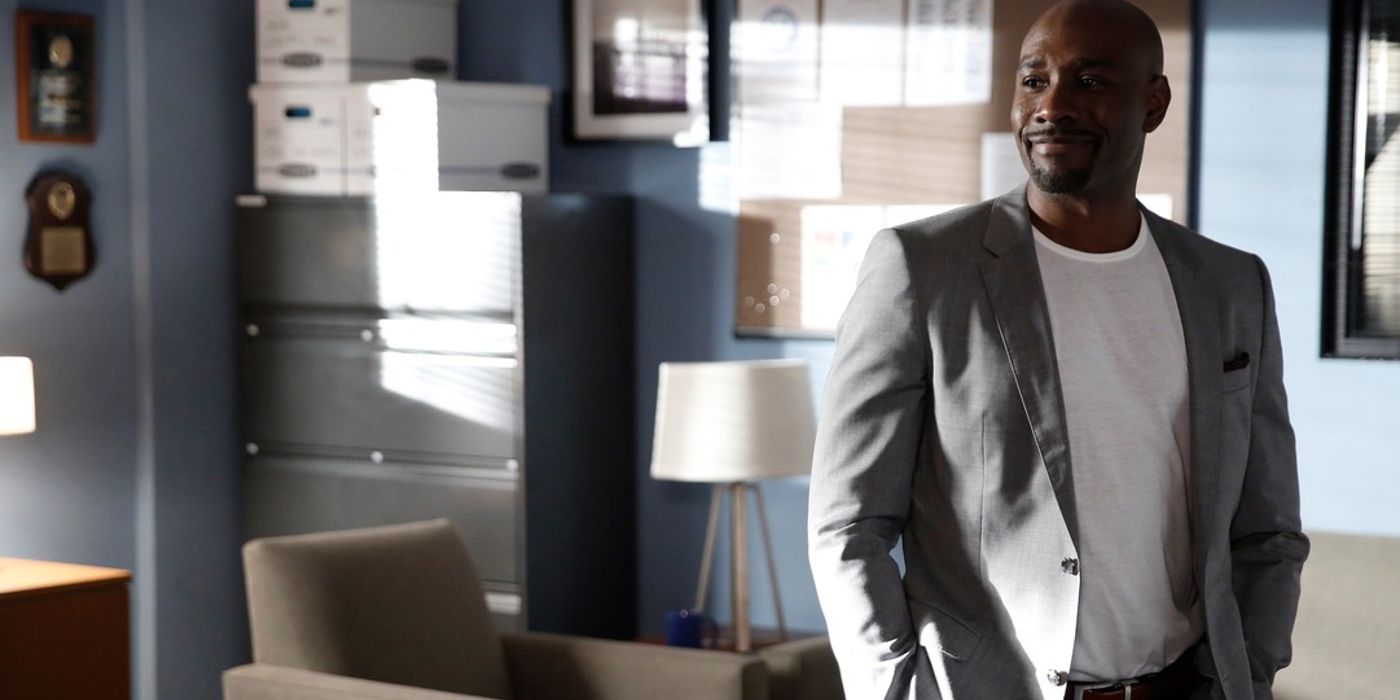 Morris Chestnut in Rosewood with his hands on his pockets