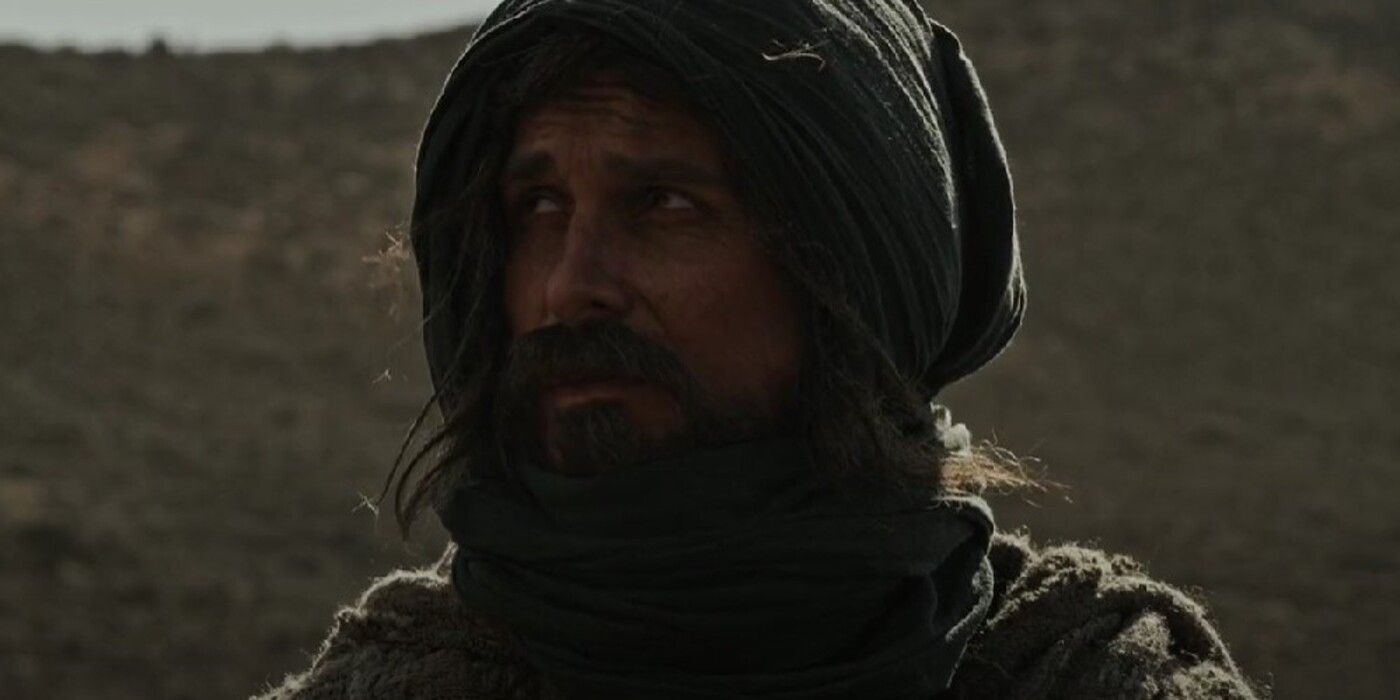 Christian Bale as Moses with head scarf on in Exodus Gods and Kings