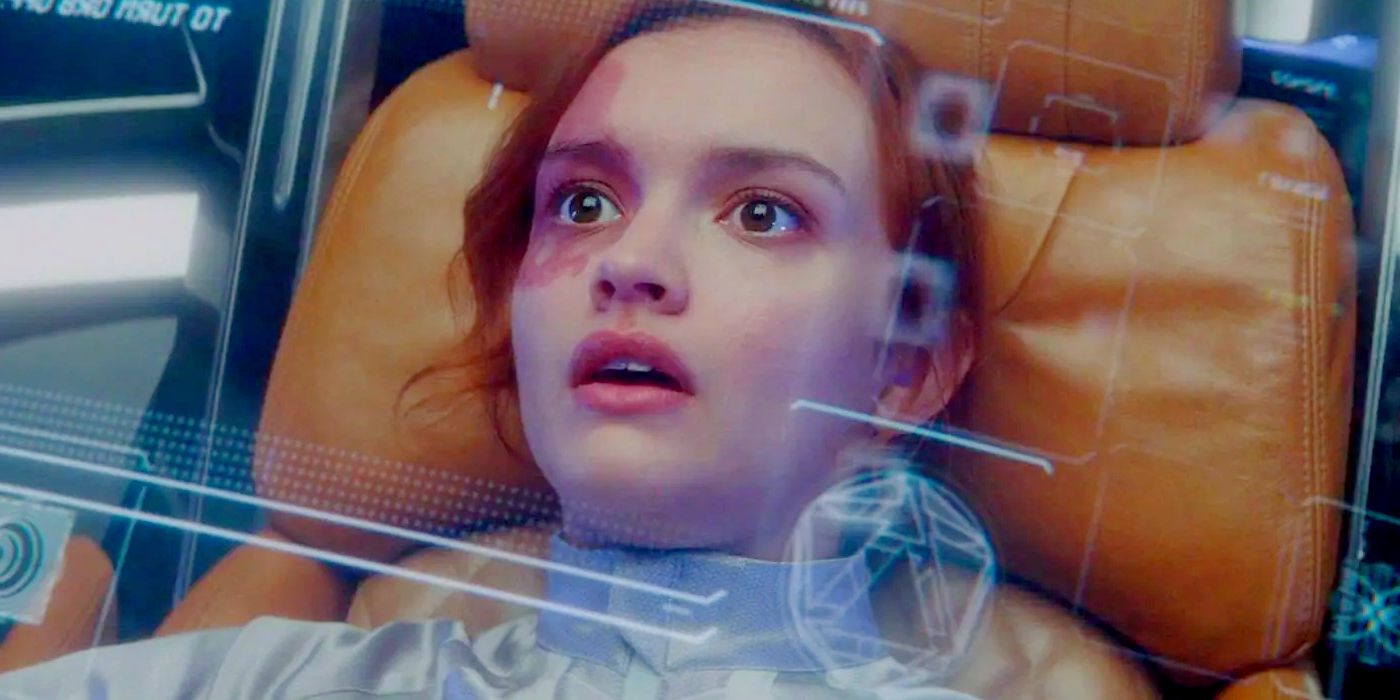 Olivia Cooke as Samantha Cook Looking Shocked in Front of a Digital Display in Ready Player One