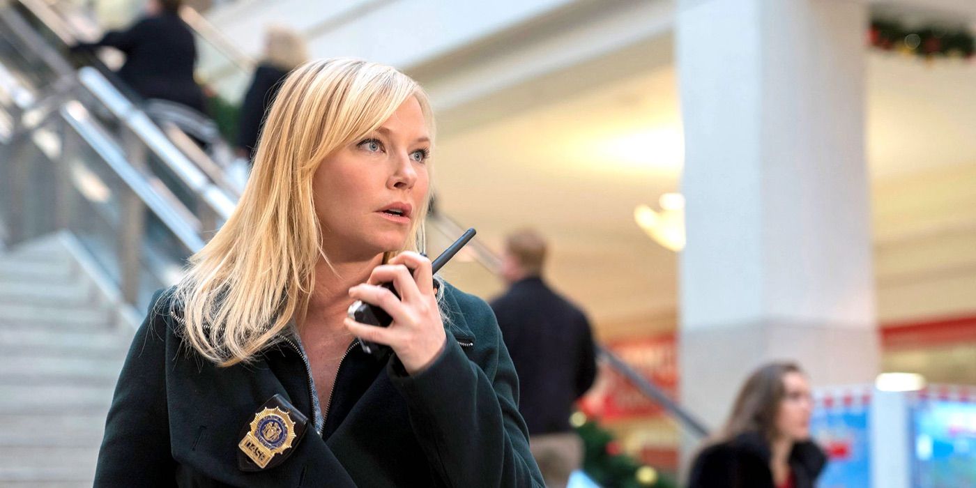 Rollins talking into a walkie-talkie in Law and Order: SVU