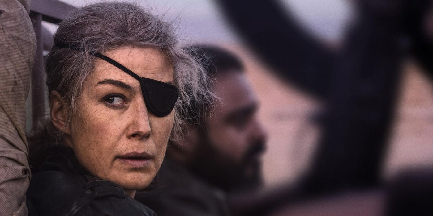 Rosamund Pike wears an eyepatch while playing a journalist in A Private War