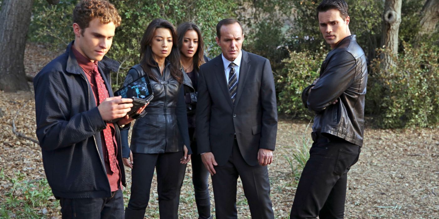 Leo Fitz (Iain de Caestecker), Melinda May (Ming Na Wen), Quake (Chloe Bennet), Phil Coulson (Clark Gregg) and Grant Ward (Brett Dalton) in Agents of SHIELD