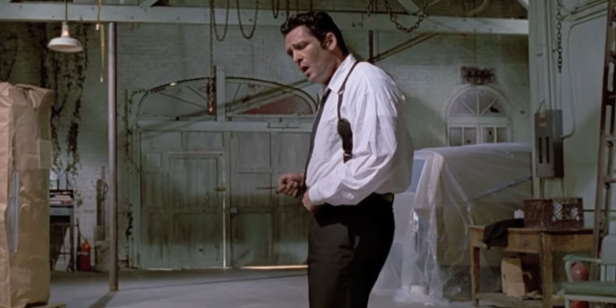 Michael Madsen como Mr. Blonde bailando en Reservoir Dogs