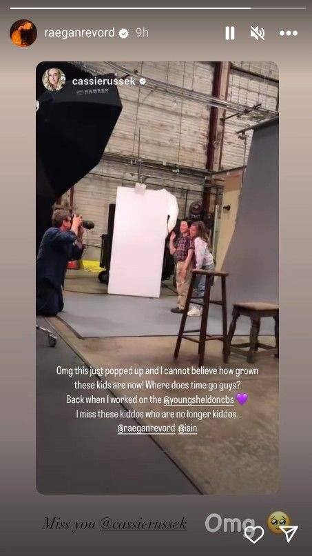 Young Sheldon Raegan Revord Instragram Story of Ian Armitage and herself getting photos taken on set.