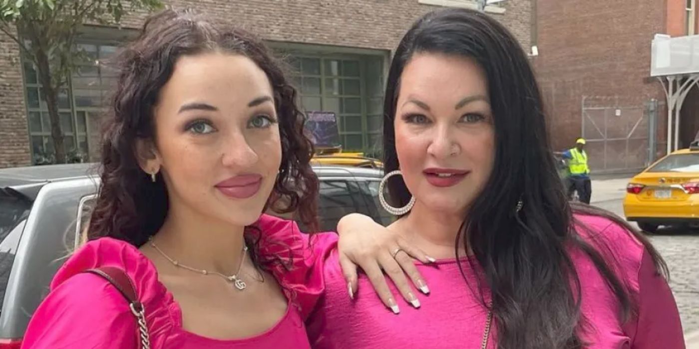 90 Day Fiancé star Molly Hopkins with her Daughter Olivia Hopkins, with both Smiling in pink outfits