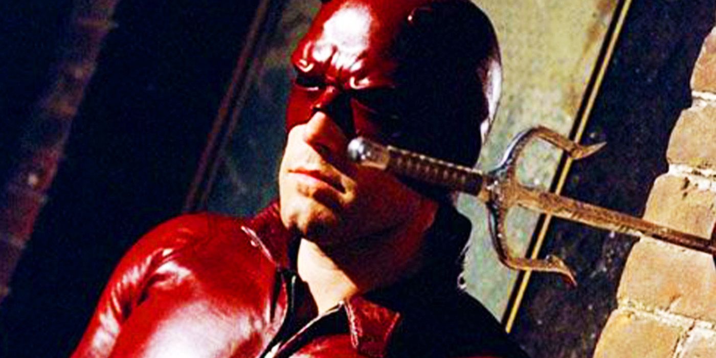 Ben Affleck's Daredevil with Elektra's weapon in Daredevil 2003