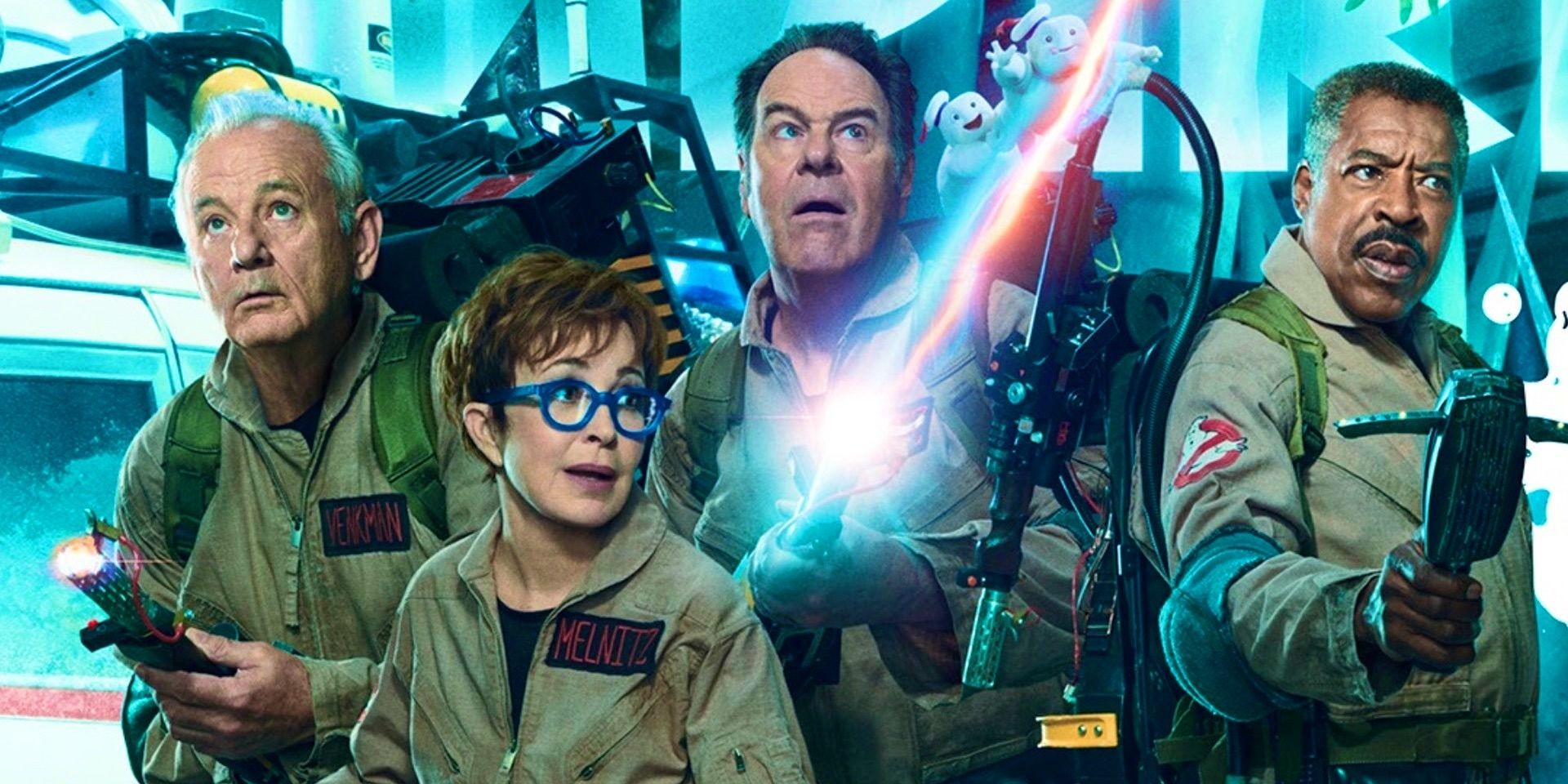 Bill Murray como Venkman, Annie Potts como Janine, Dan Aykroyd como Ray e Ernie Hudson como Winston no pôster de Ghostbusters: Frozen Empire