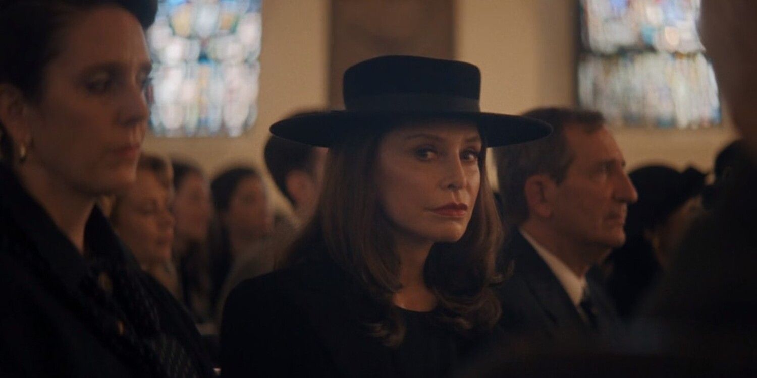 Calista Flockhart As Lee Radziwill At Ann's Funeral In Feud: Capote Vs. The Swans.jpg