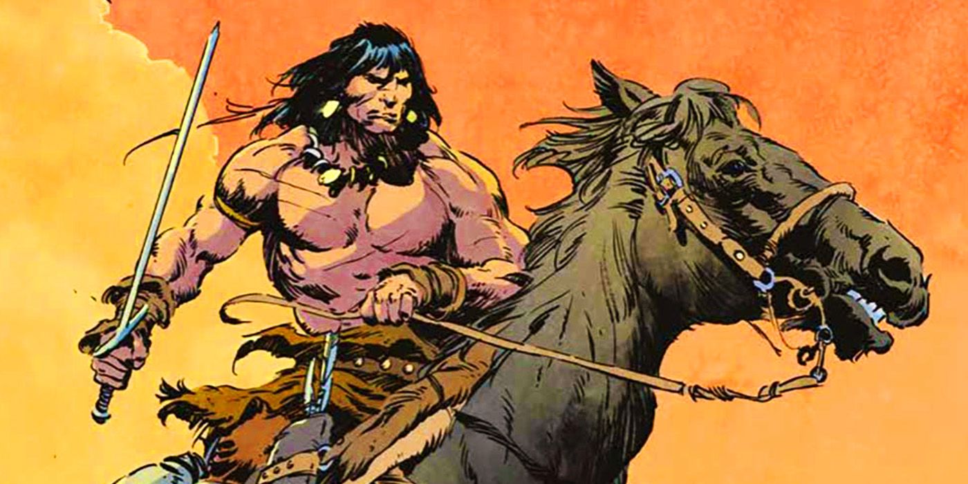 Conan, o Bárbaro, montado num cavalo, segurando uma espada na mão estendida.