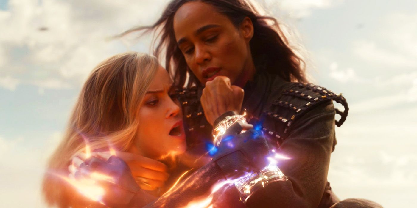 Dar-Benn (Zawe Ashton) lutando contra o Capitão Marvel (Brie Larson) em Aladna