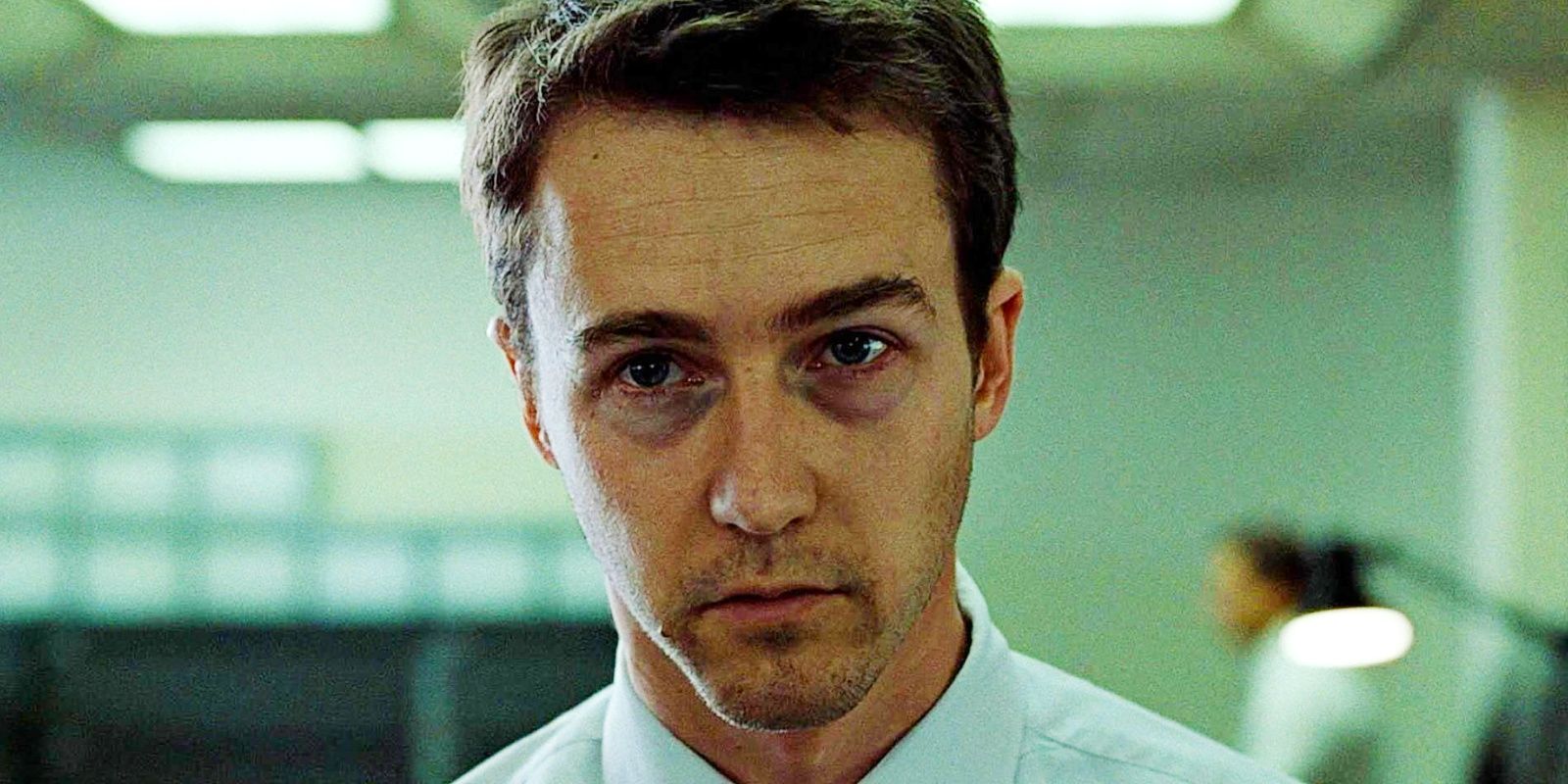 Edward Norton looking into the camera in Fight Club