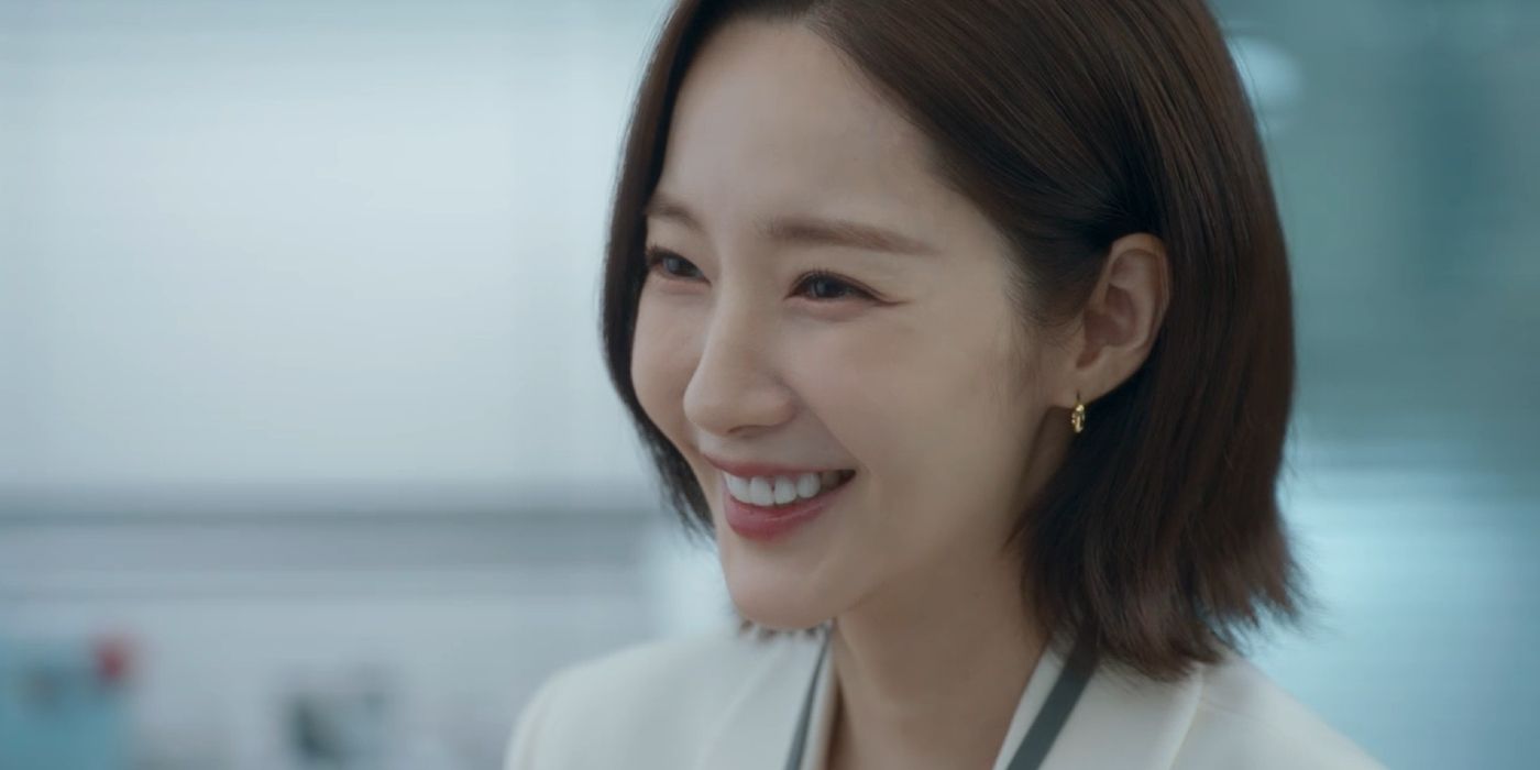 Ji-won sorrindo no episódio 10 de Marry My Husband