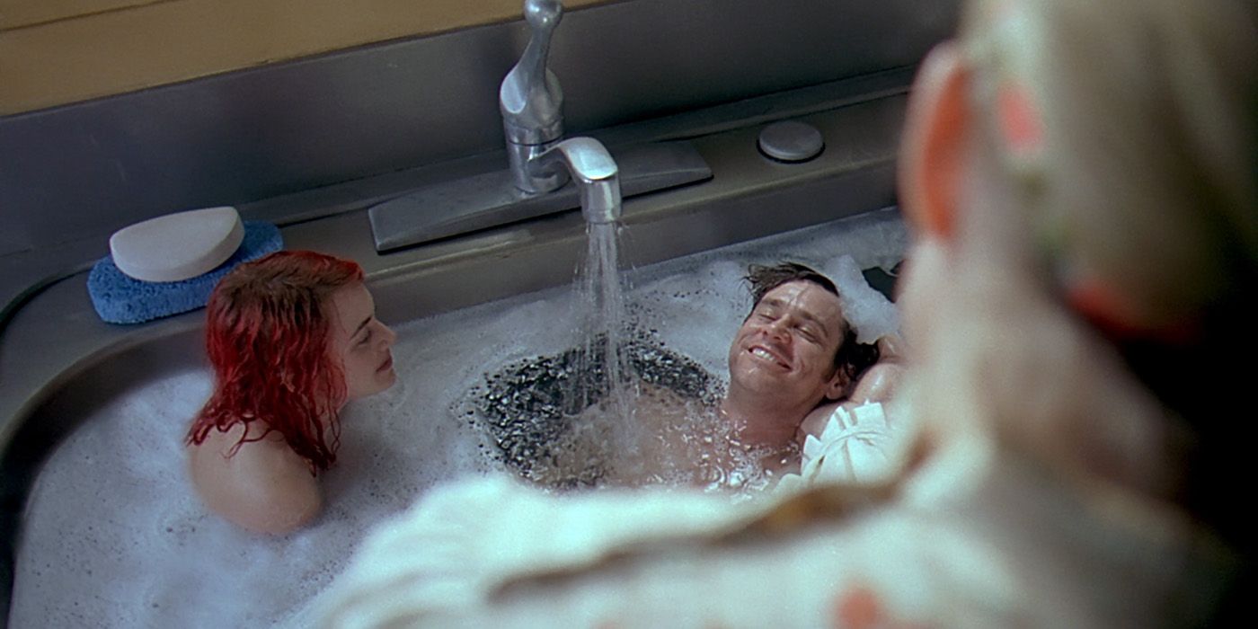 Joel and Clementine in a sink in Eternal Sunshine of the Spotless Mind