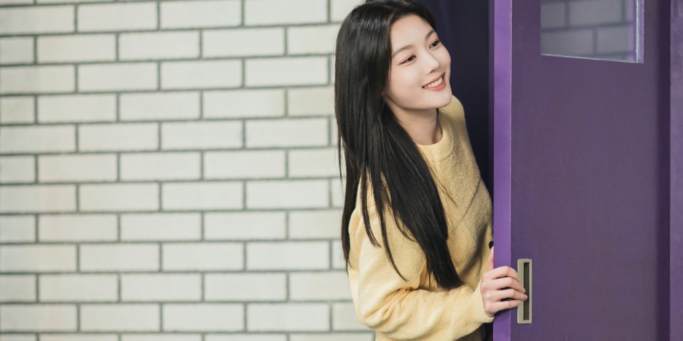 Kim Yoo-jung opens a purple door in Chicken Nugget