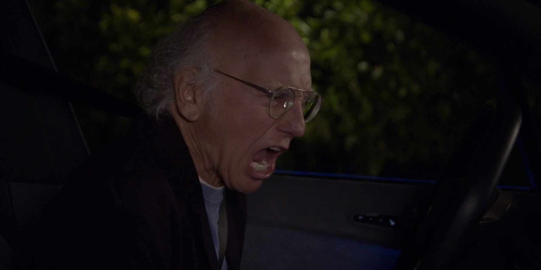 Larry grita com Siri em Curb Your Enthusiasm