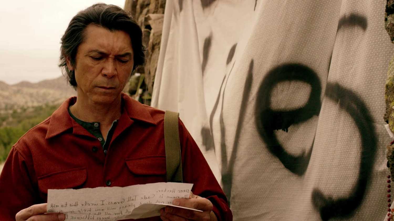 Henry Standing Bear (Lou Diamond Phillips) in Longmire season 4 episode 4