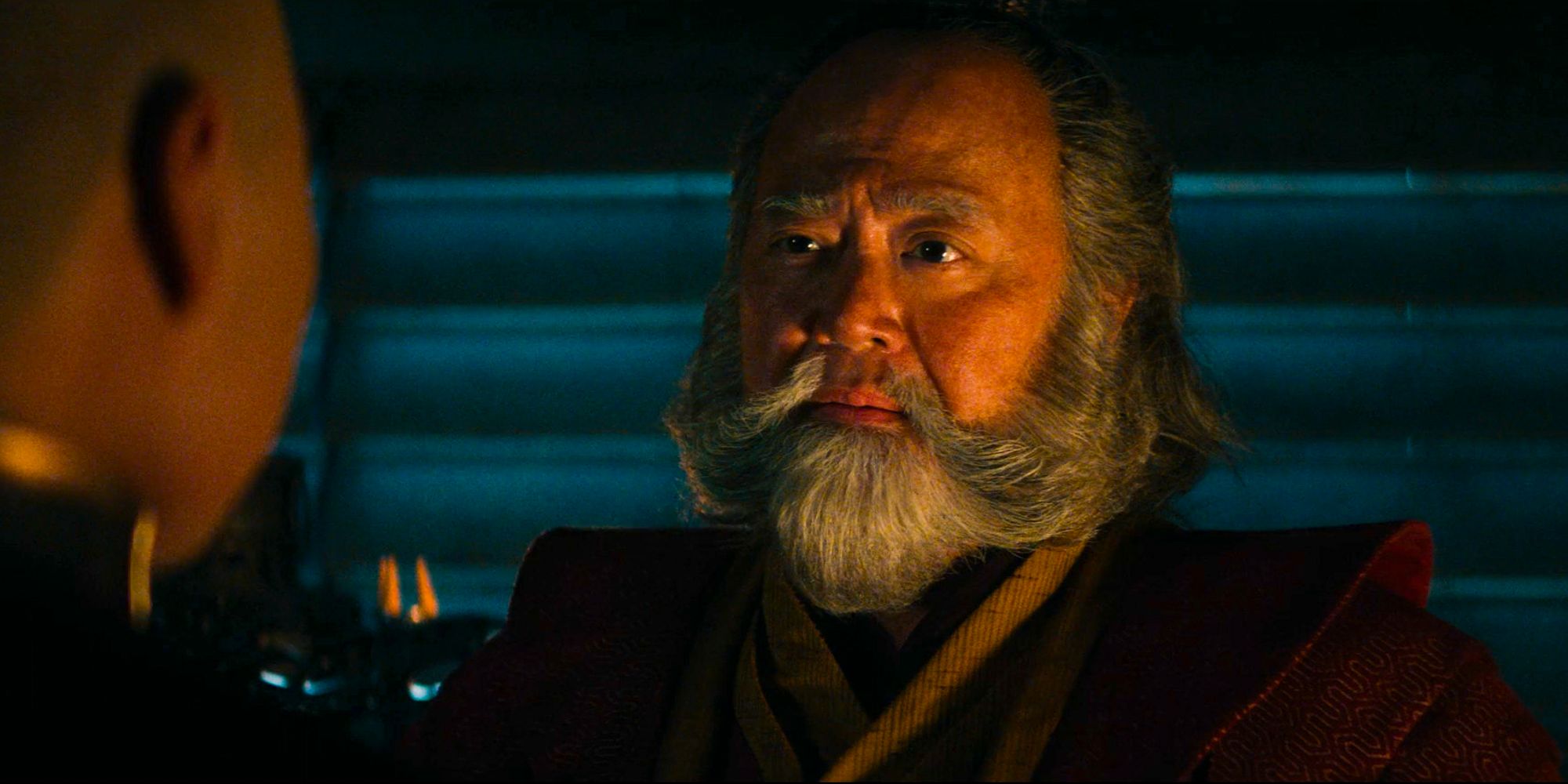 Tio Iroh parece preocupado com Zuko de Avatar, o último dominador de ar Paul Sun-Hyung Lee como tio Iroh