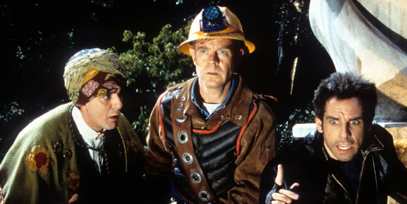 Hank Azaria, William H Macy, and Ben Stiller stood together in Mystery Men (1999)