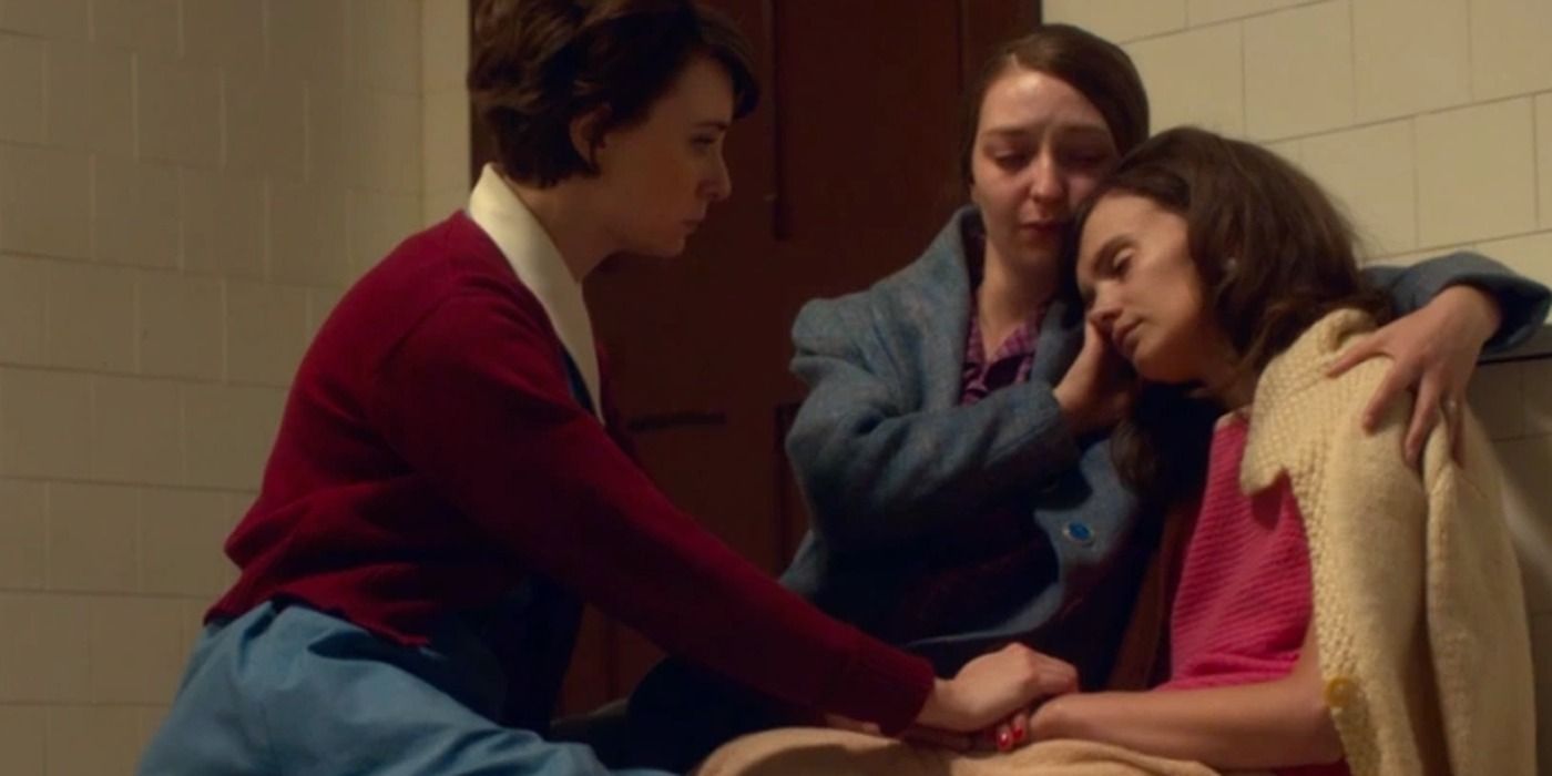 A enfermeira Dyer ajuda Cath Hineman e Lesley Whyte em Call the Midwife