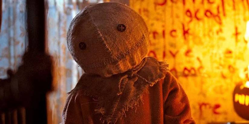 Sam aka Peeping Tommy looks at somebody in Trick r Treat.