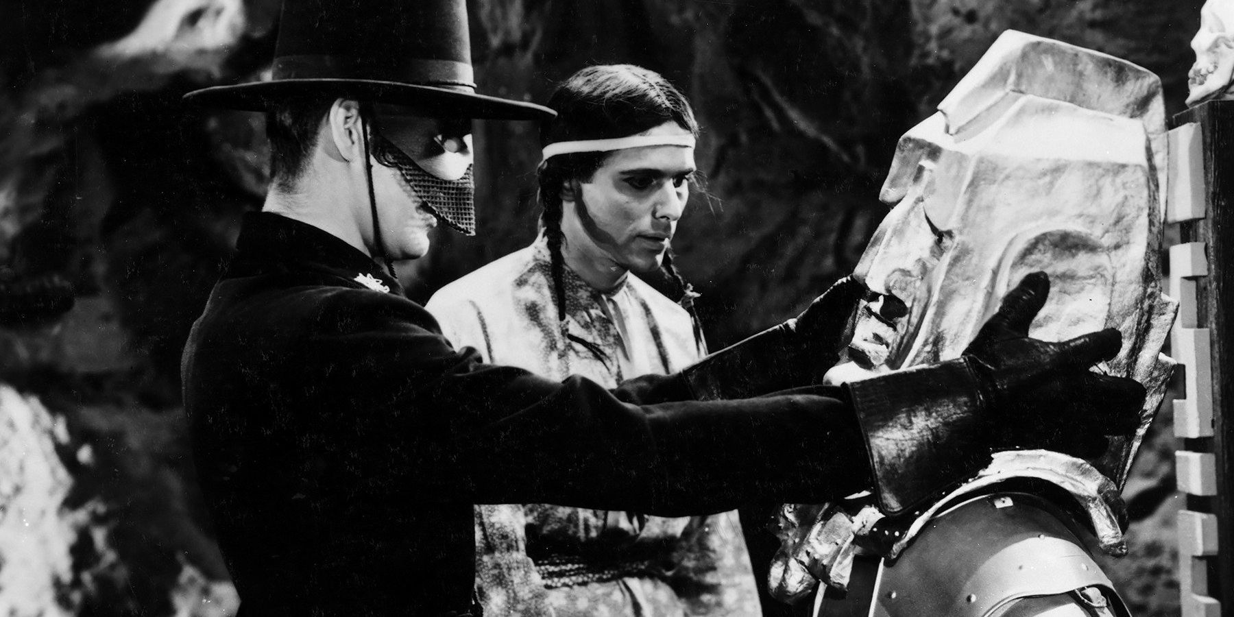 Reed Hadley as Zorro in zorro's fighting legion 1939