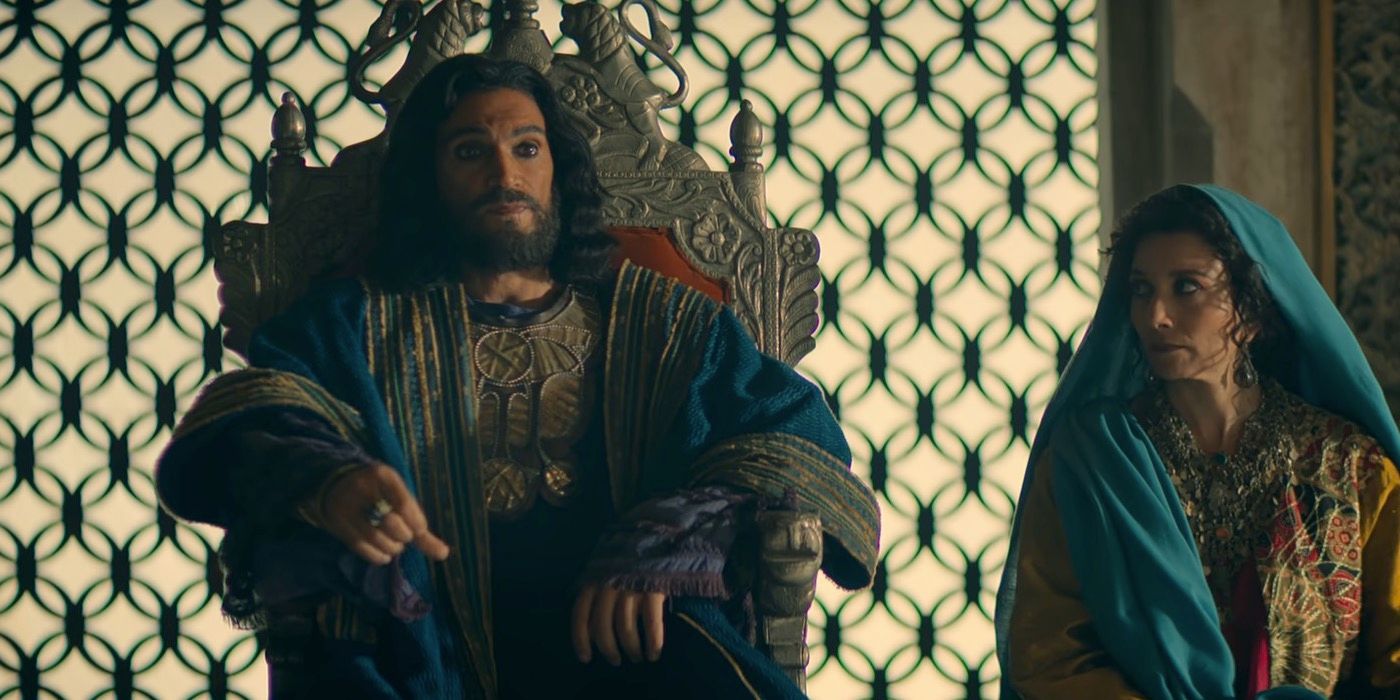 Dario sentado em seu trono em Alexandre: The Making of a God.