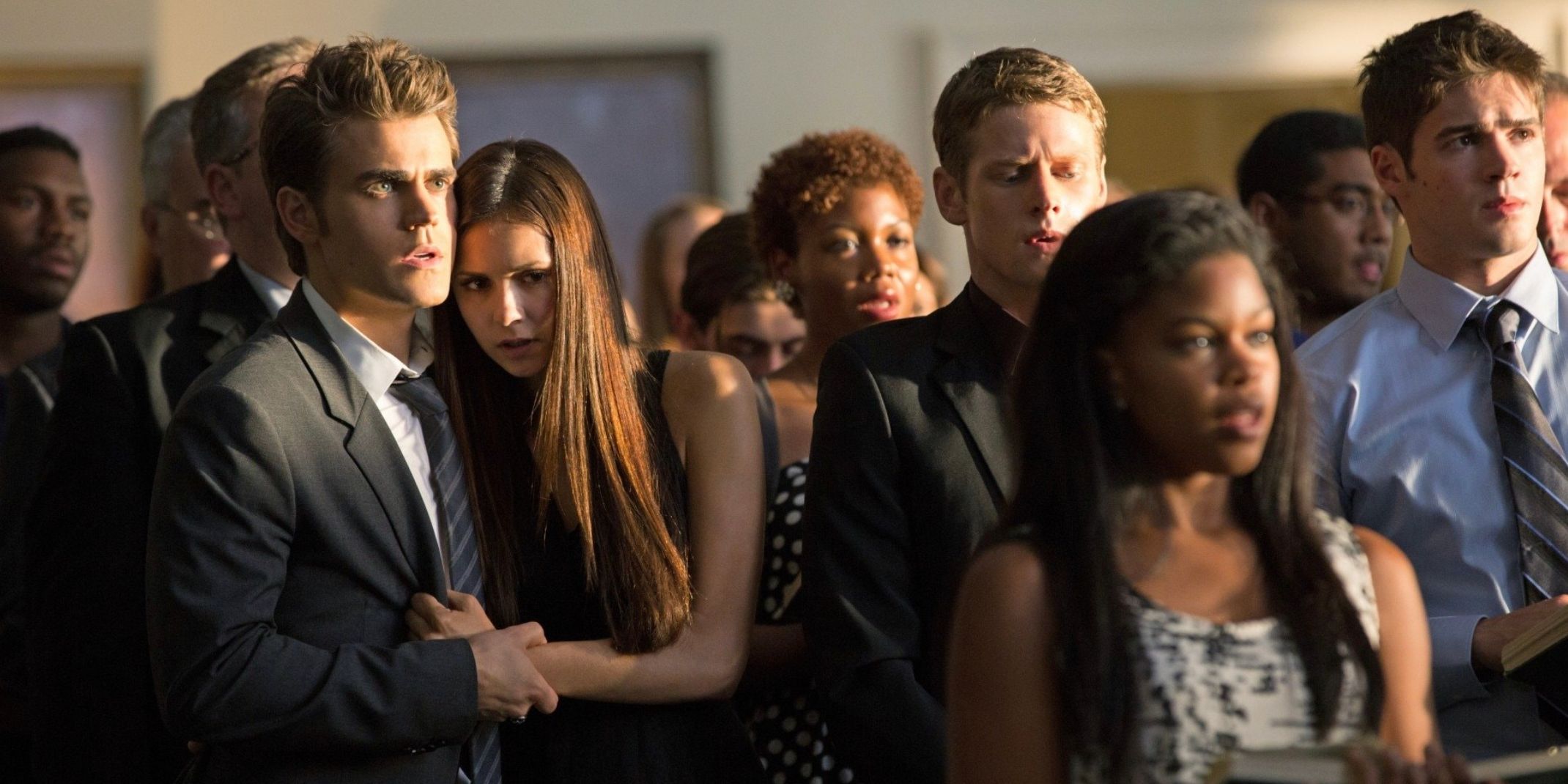 New Vampire Diaries Show Teased By Julie Plec: "I Still Have A Story I Want To Tell"