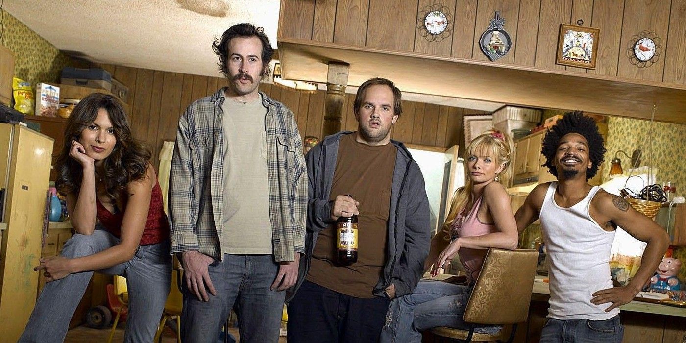 the cast of My Name is Earl in a line for a promotional still