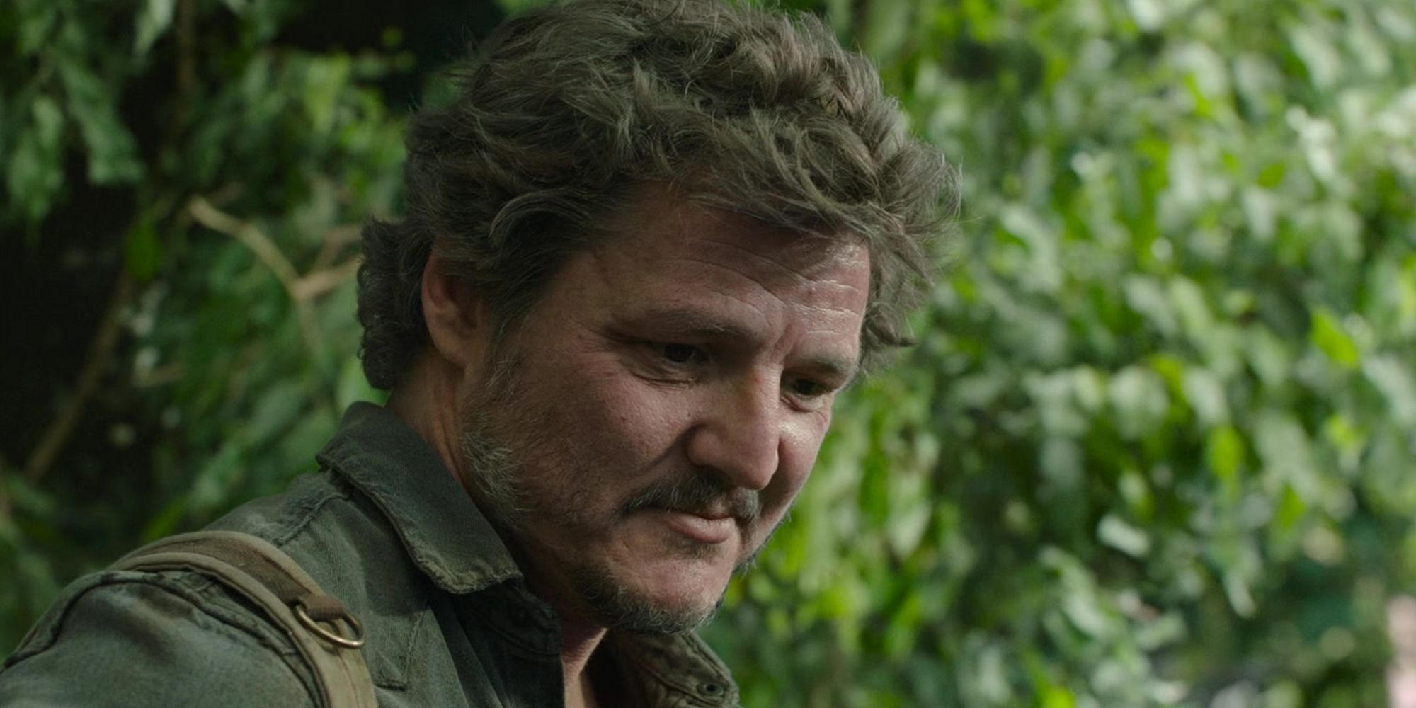 Pedro Pascal como Joel Miller sorrindo no episódio 9 de The Last of Us