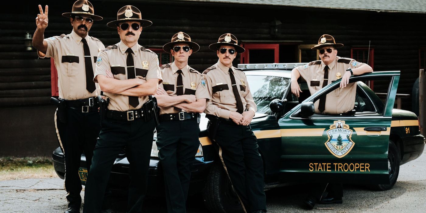 Почему сцена с байкерами в Super Troopers даже смешнее, чем вы думаете