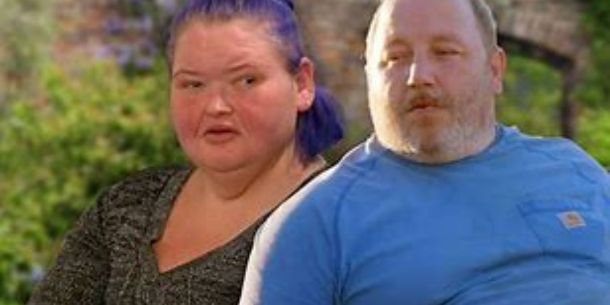 1000-lb Sisters Amy Slaton in gray and Michael Halterman in blue shirt