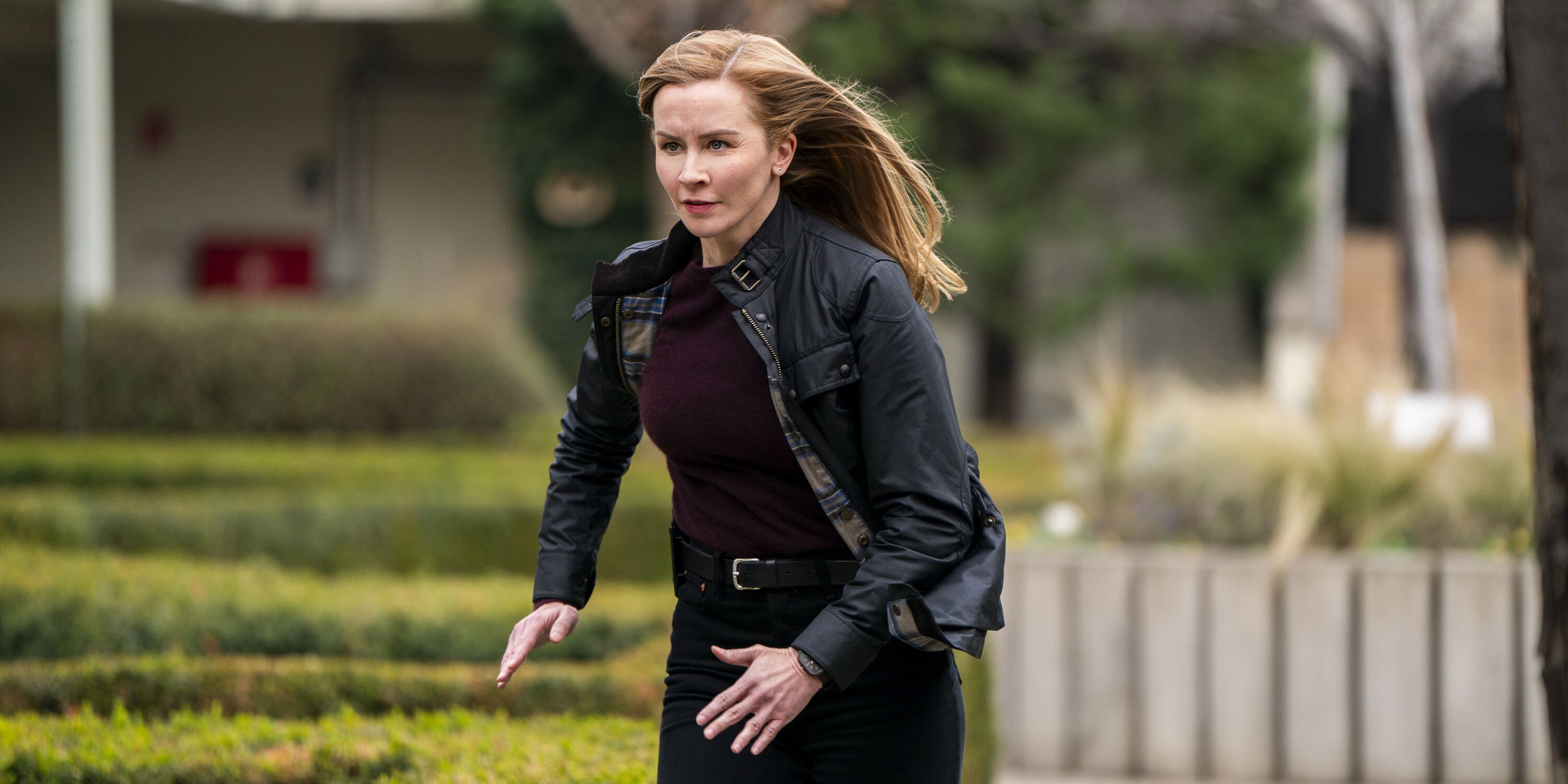 Eva-Jane Willis como Agente da Europol Megan “Smitty” Garretson em FBI: Internacional.