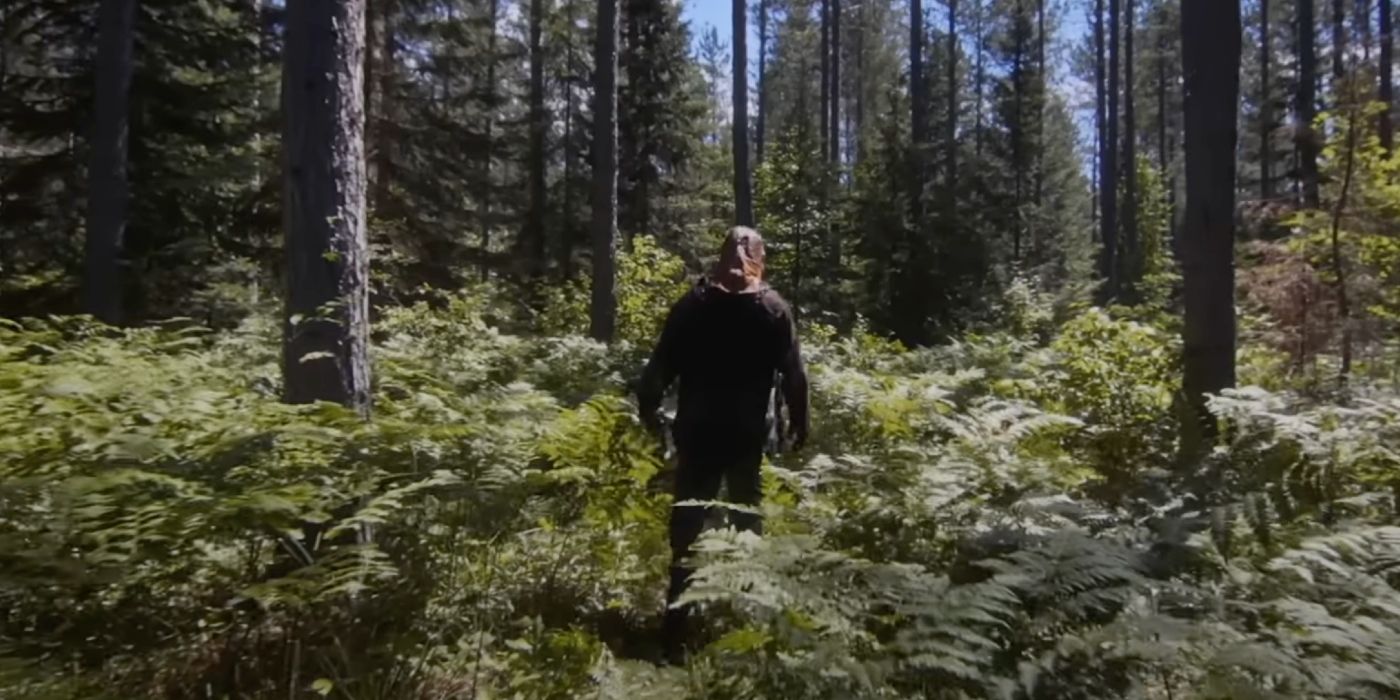 A killer walks through the woods in In A Violent Nature