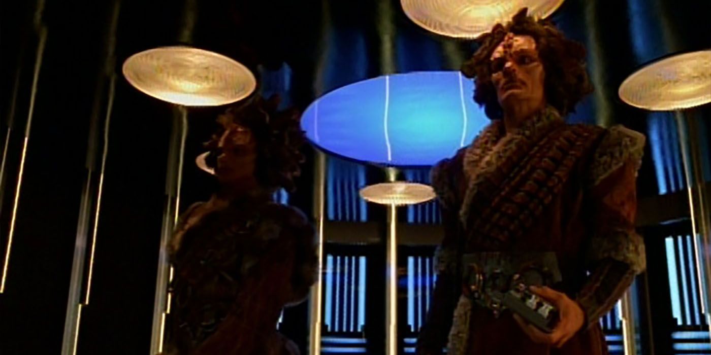 7 Star Trek: Voyager Problems Chakotays Return Can Fix