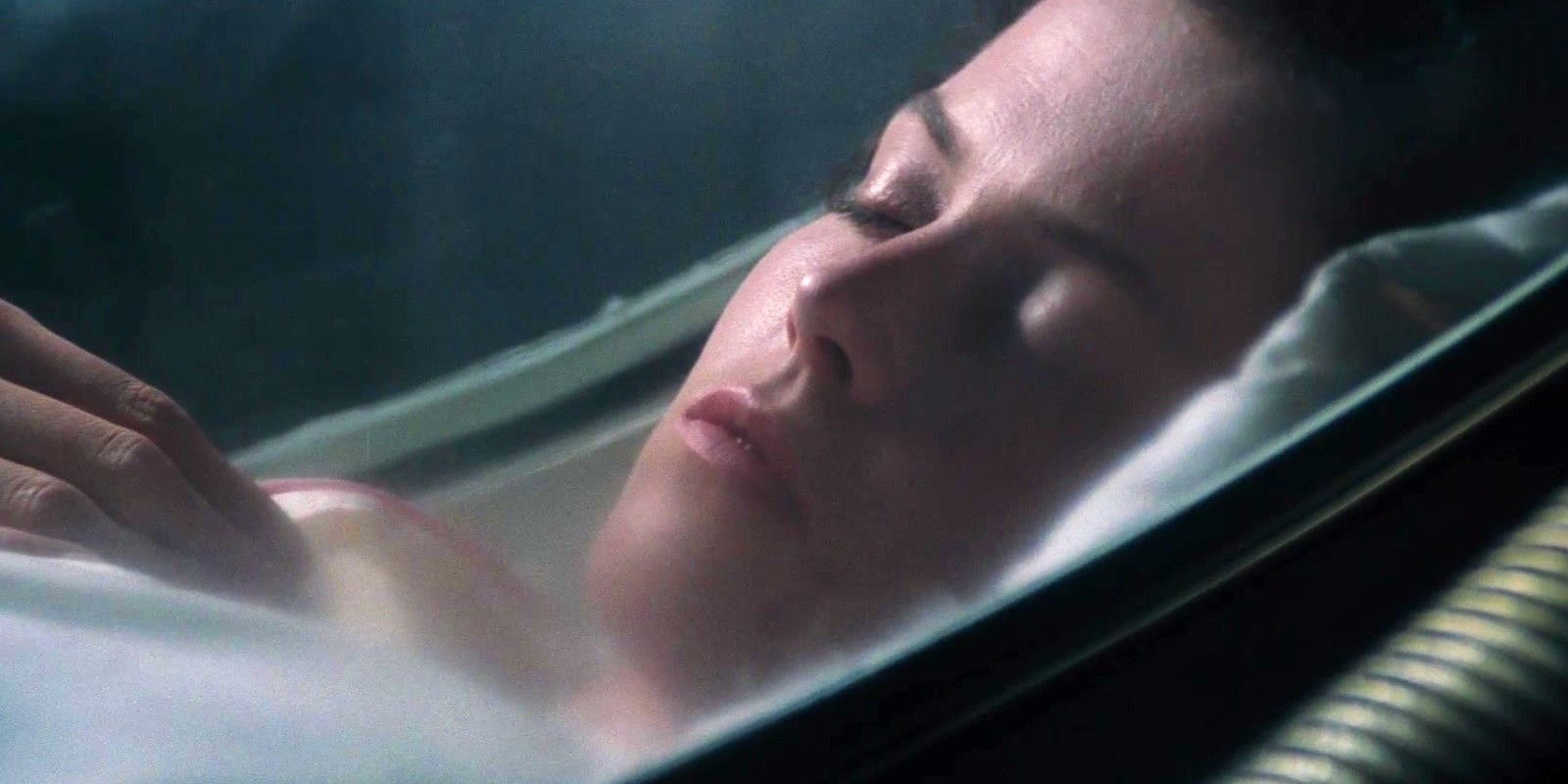Ellen Ripley (Sigourney Weaver) in stasis at the end of Alien