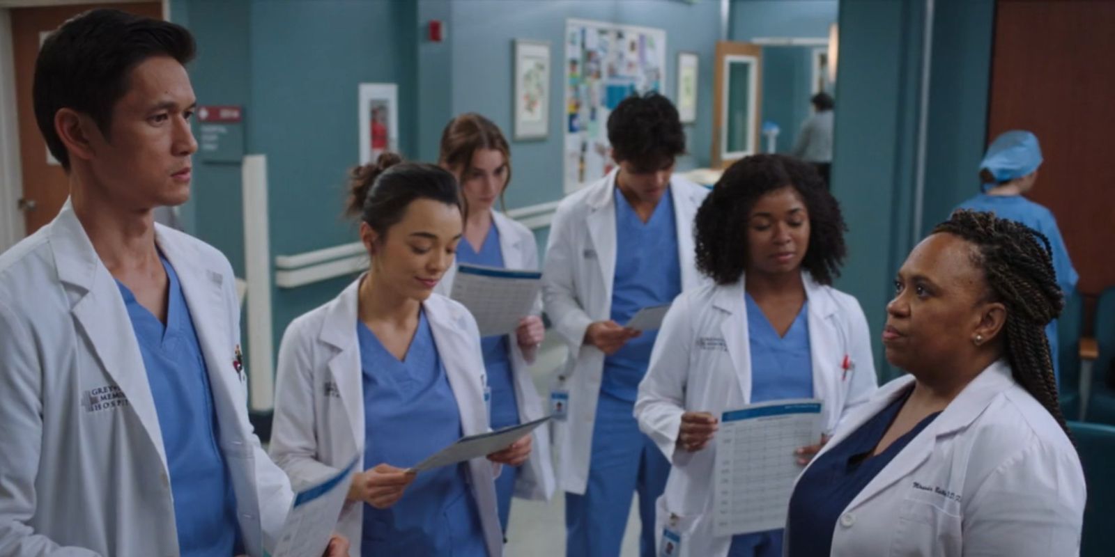 Chandra Wilson As Miranda Bailey & The Grey's Anatomy Season 20 Interns.jpg
