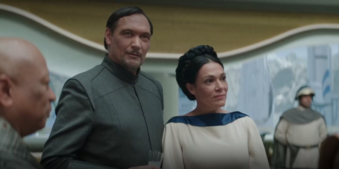 Breha and Bail Organa standing next to one another in the Obi-Wan Kenobi show