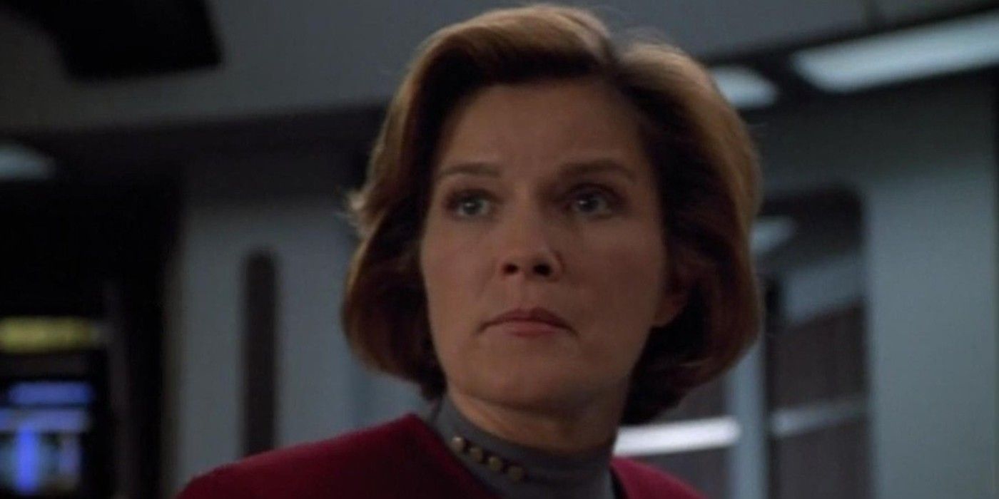 Admiral Janeways Ready Room Has A Deep Cut Star Trek: Voyager Callback