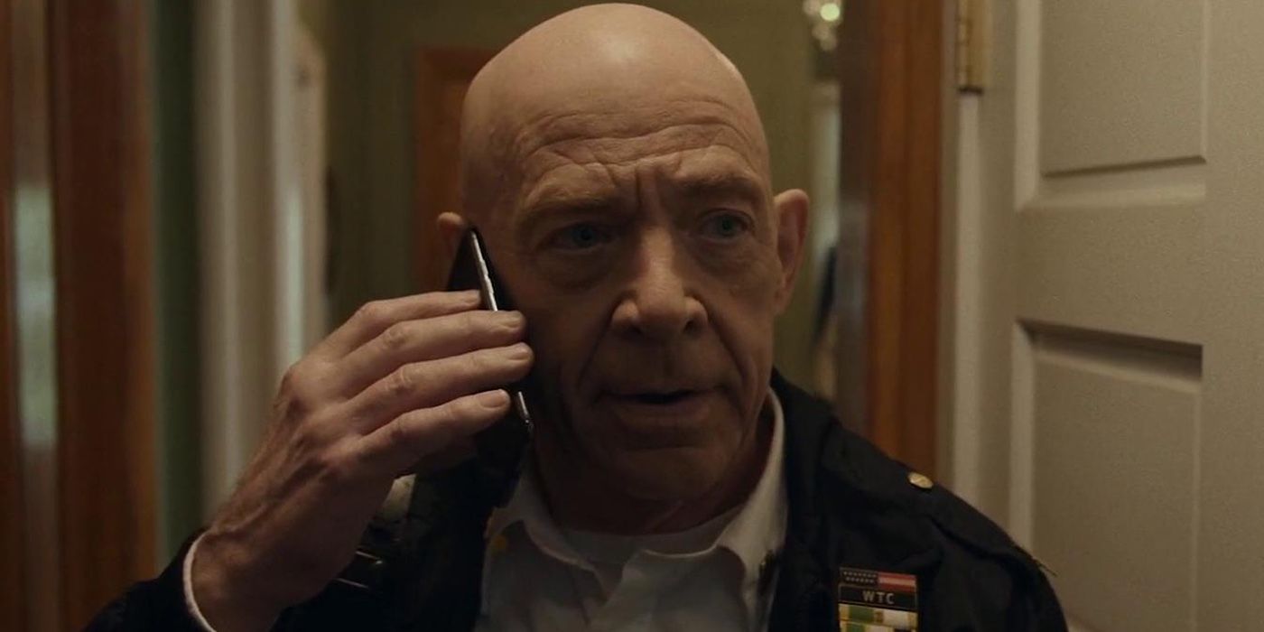 Captain McKenna (J.K. Simmons) on the phone in 21 Bridges