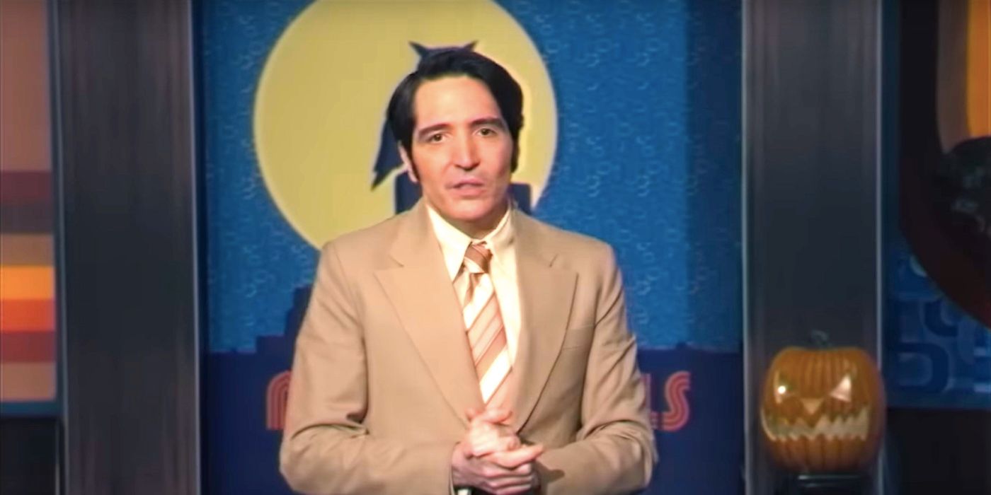 David Dastmalchian as Jack Delroy speaks to the audience in Late Night With The Devil