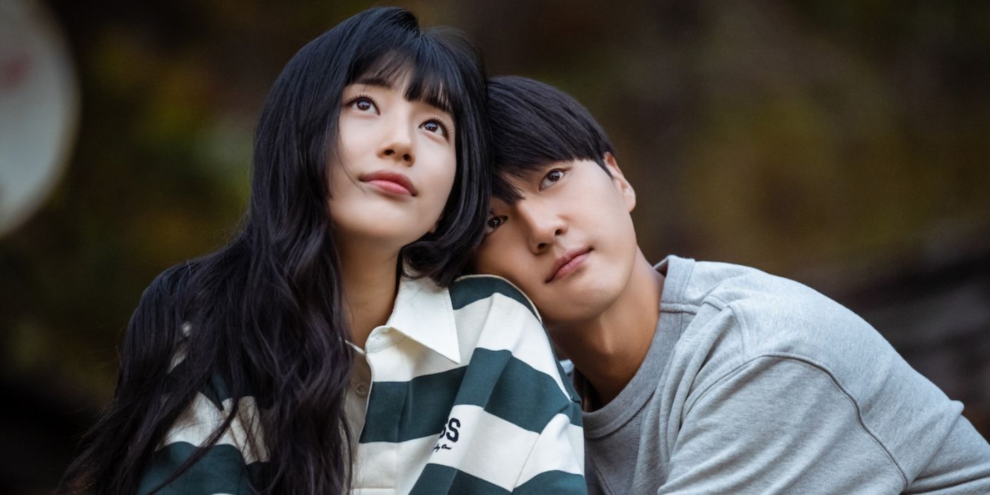 Bae Suzy como Lee Doona e Yang Se-jong como Lee Wonjun em Doona!