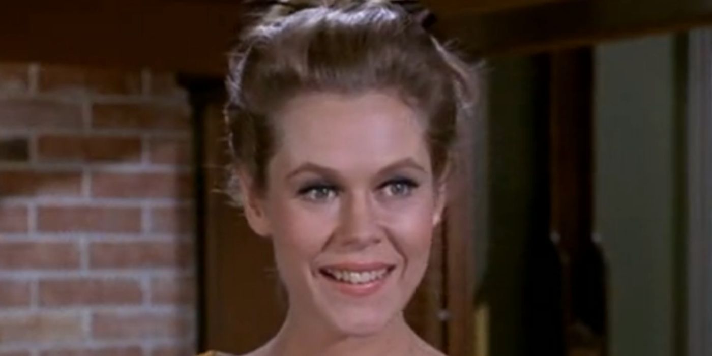 Elizabeth Montgomery como Samantha Stephens sorrindo em A Feiticeira.