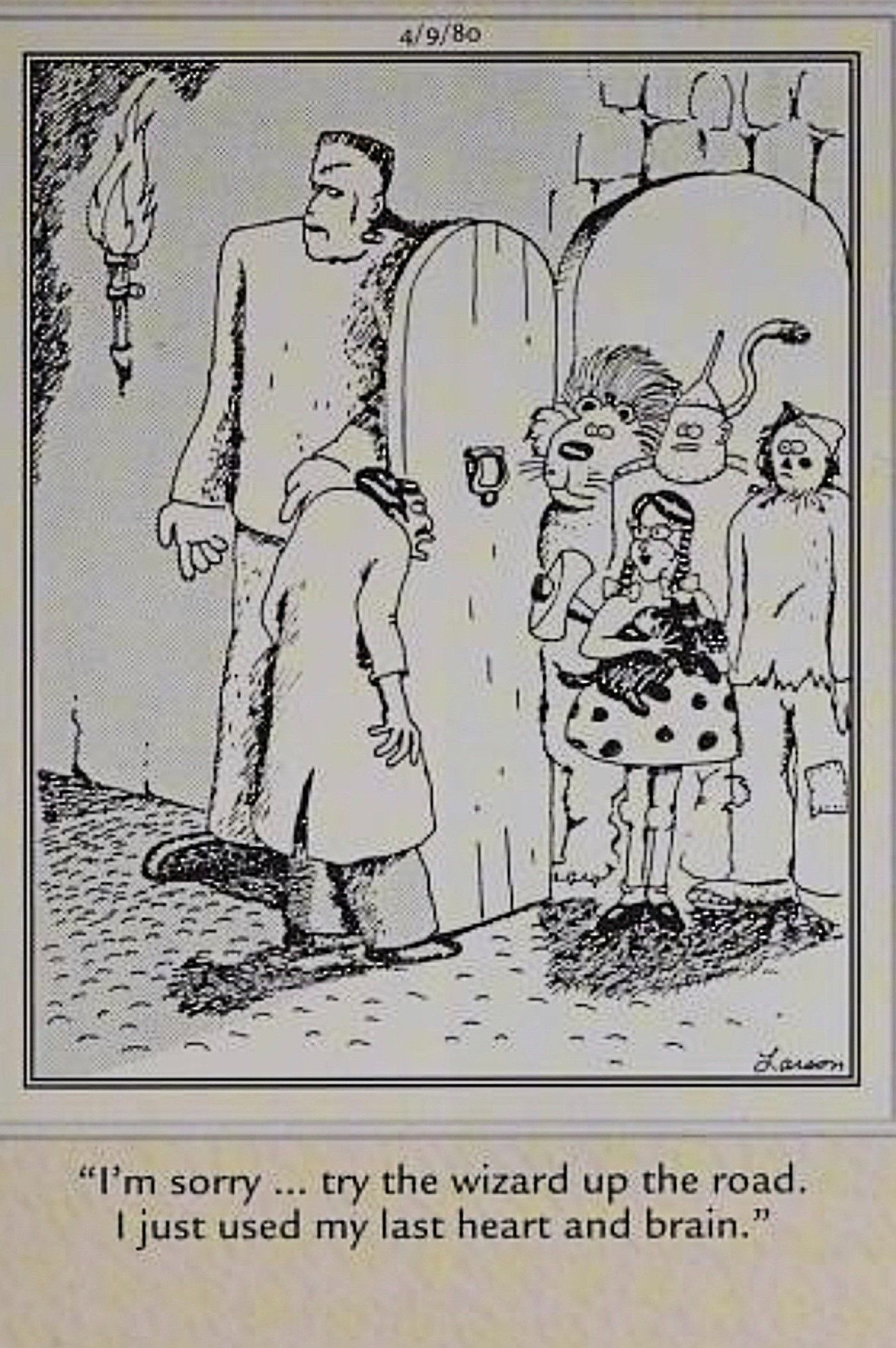 Far Side, Dr. Frankenstein contando aos personagens do Mágico de Oz que ele acabou de usar seu último coração e cérebro