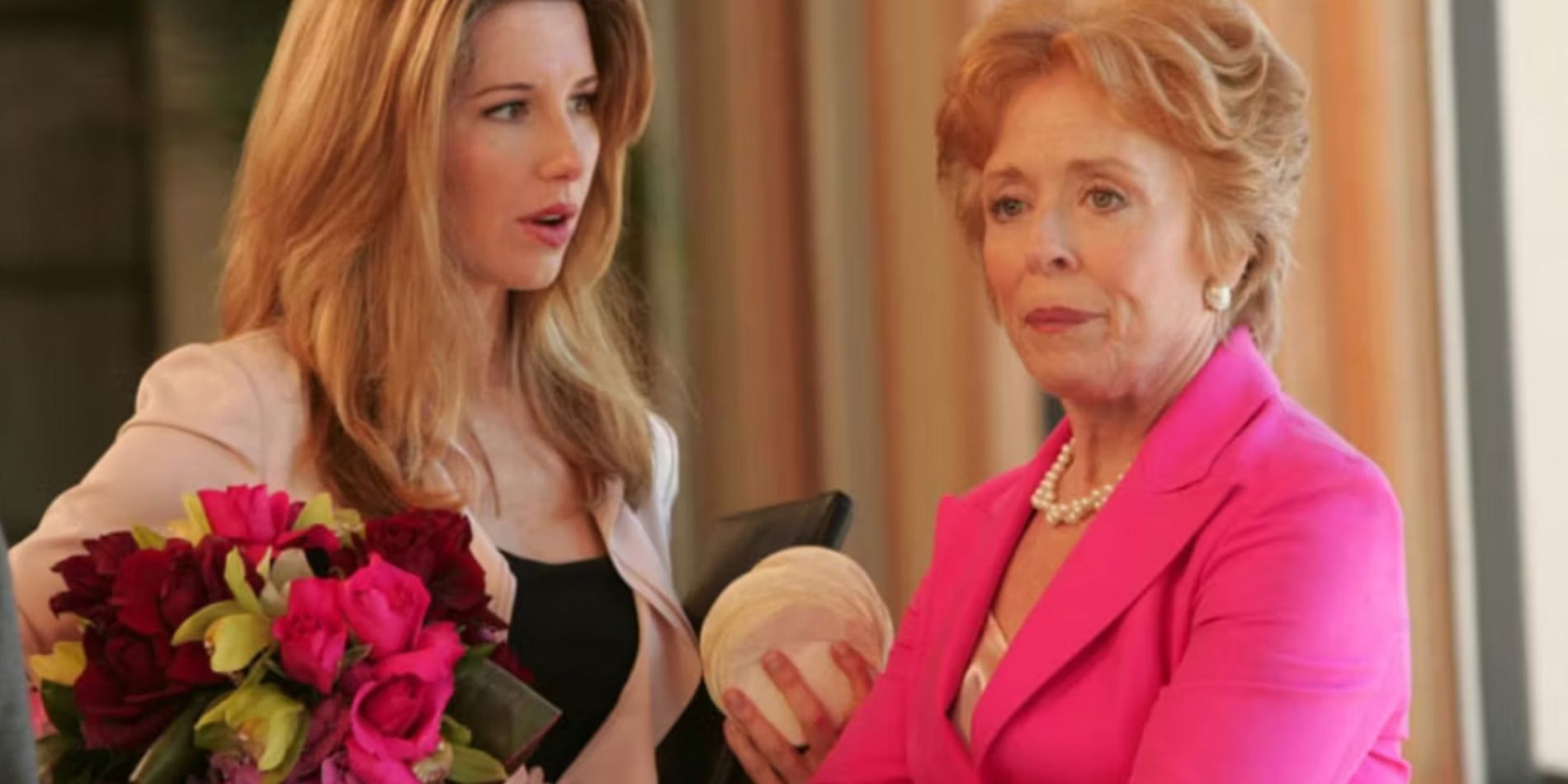 Holland Taylor in Monk's pink suit