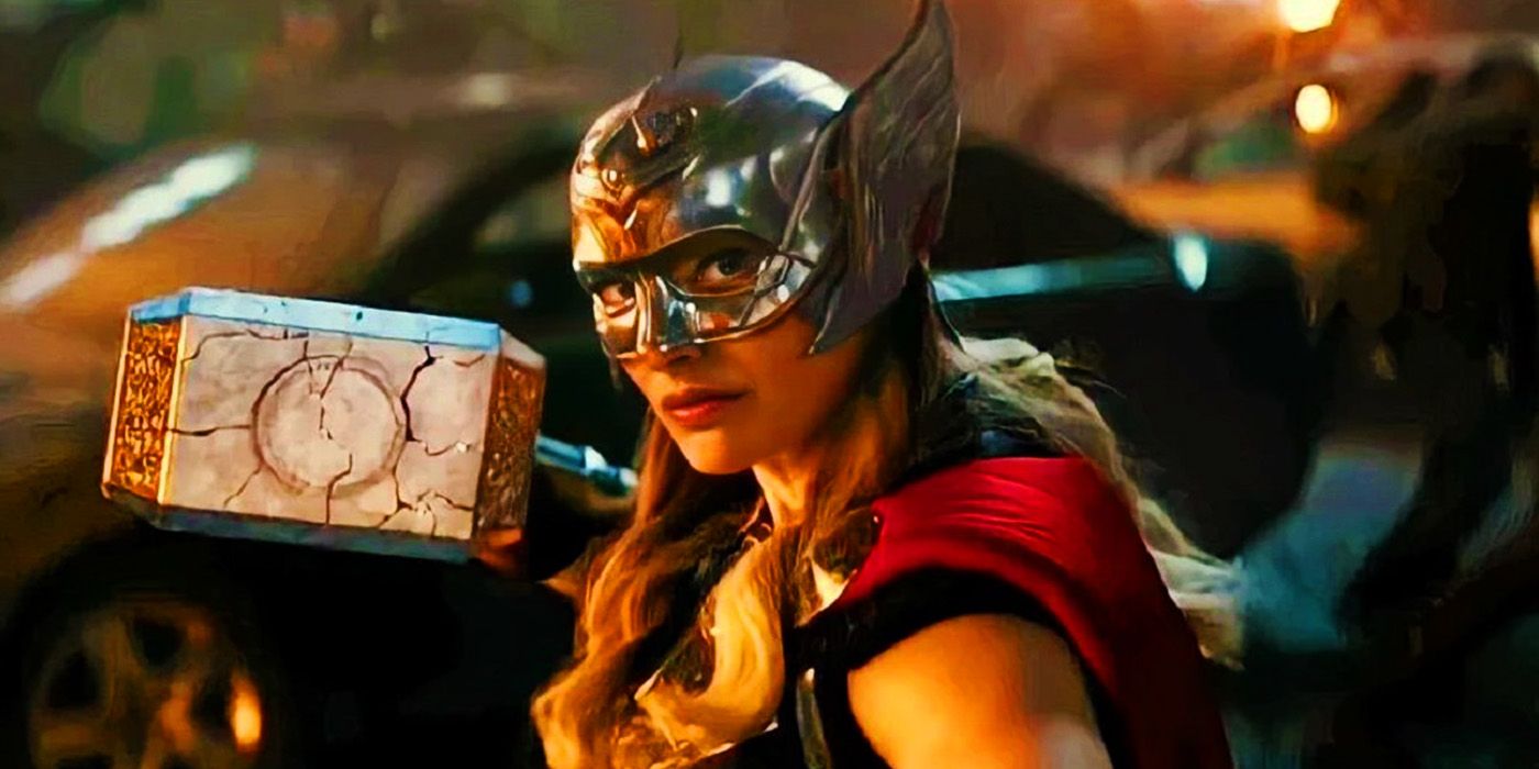 O poderoso Thor de Jane Foster com Mjolnir em Thor Love and Thunder