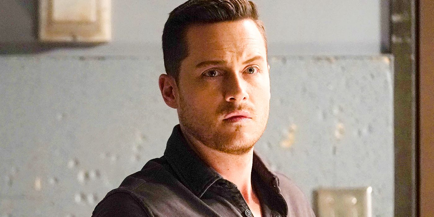 Jesse Lee Soffer as Halstead looking concerned in Chicago PD