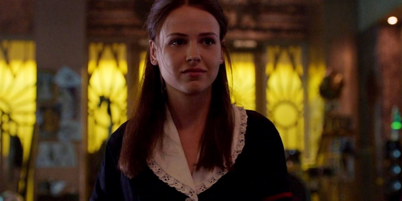 Jocelyn Hudon as Abby in The Strain