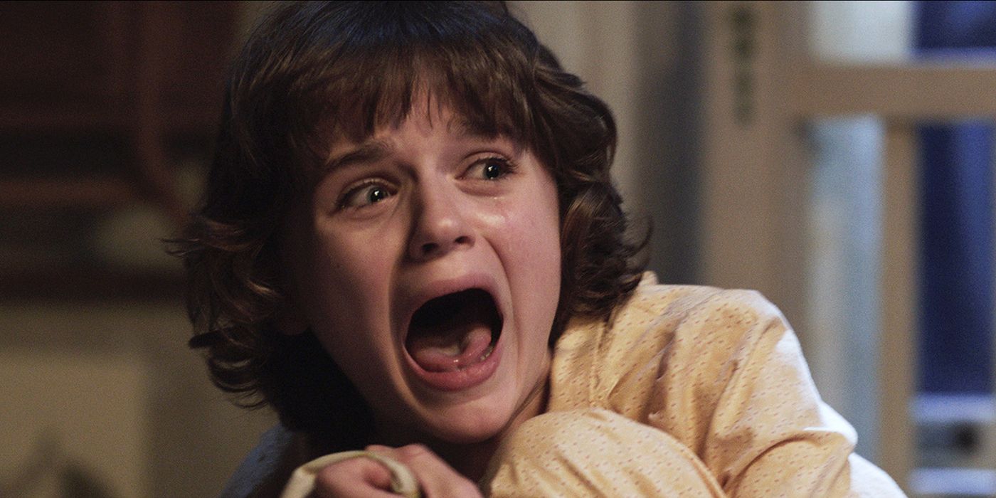 Joey King as Christine Perron screaming in The Conjuring