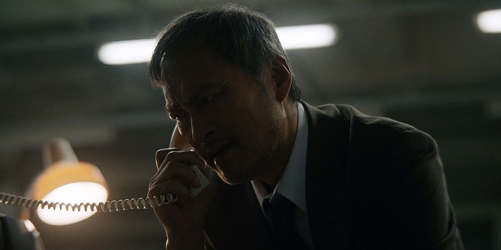 Katagiri on the phone in Tokyo Vice season 2 episode 7