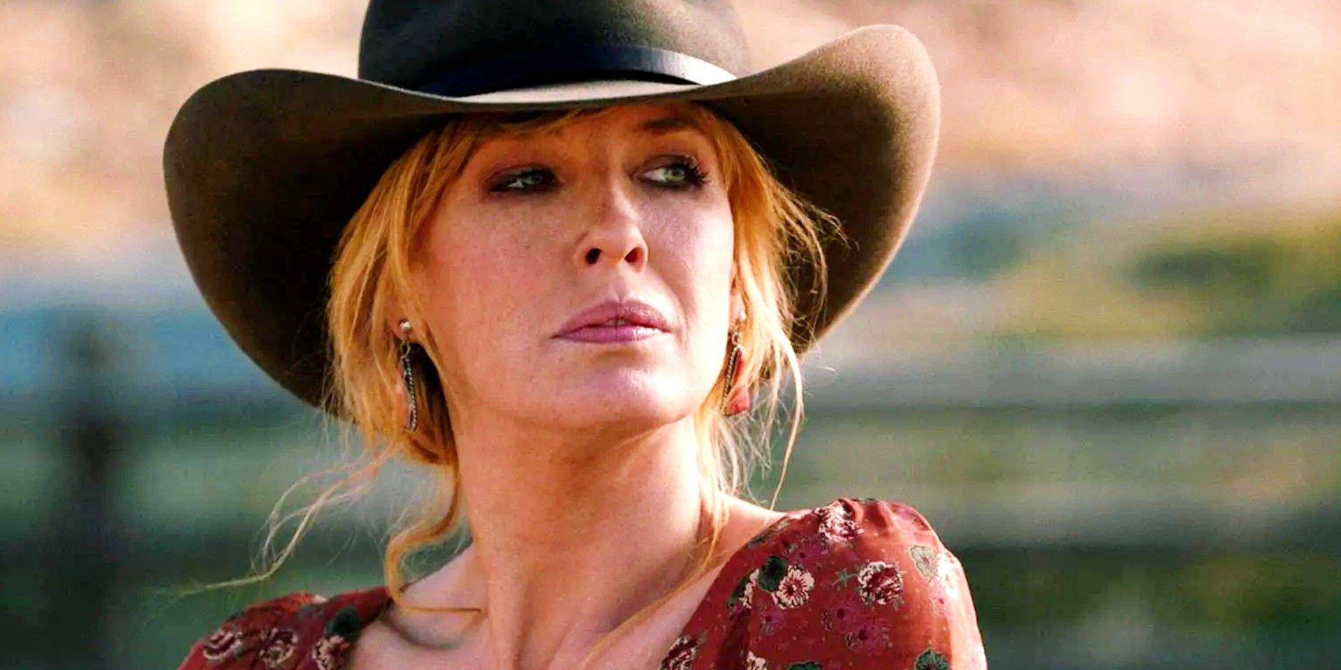 Kelly Reilly como Beth Dutton usando um chapéu de cowboy na 5ª temporada de Yellowstone